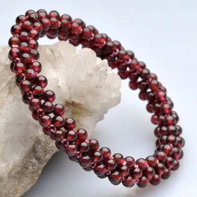 厂家年底清仓 纯天然石榴石手编手排,东海县盛饰珠宝倾情奉献