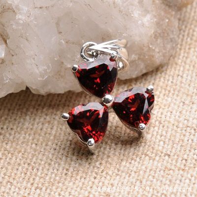 纯天然宝石级石榴石包银边挂坠 编号23525产品详解